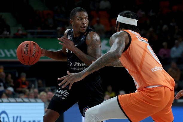 雷霆凭借亚 雷霆凭借亚