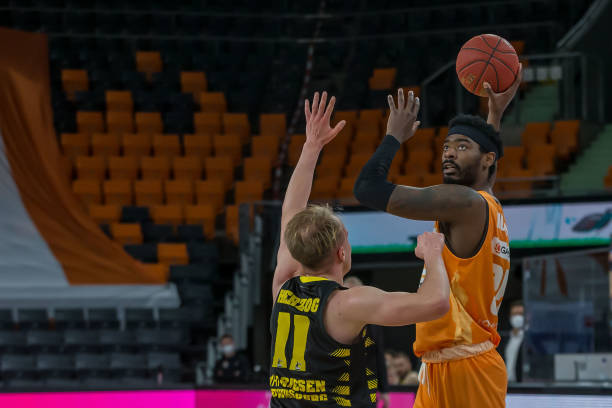 足球中被忽 足球中被忽